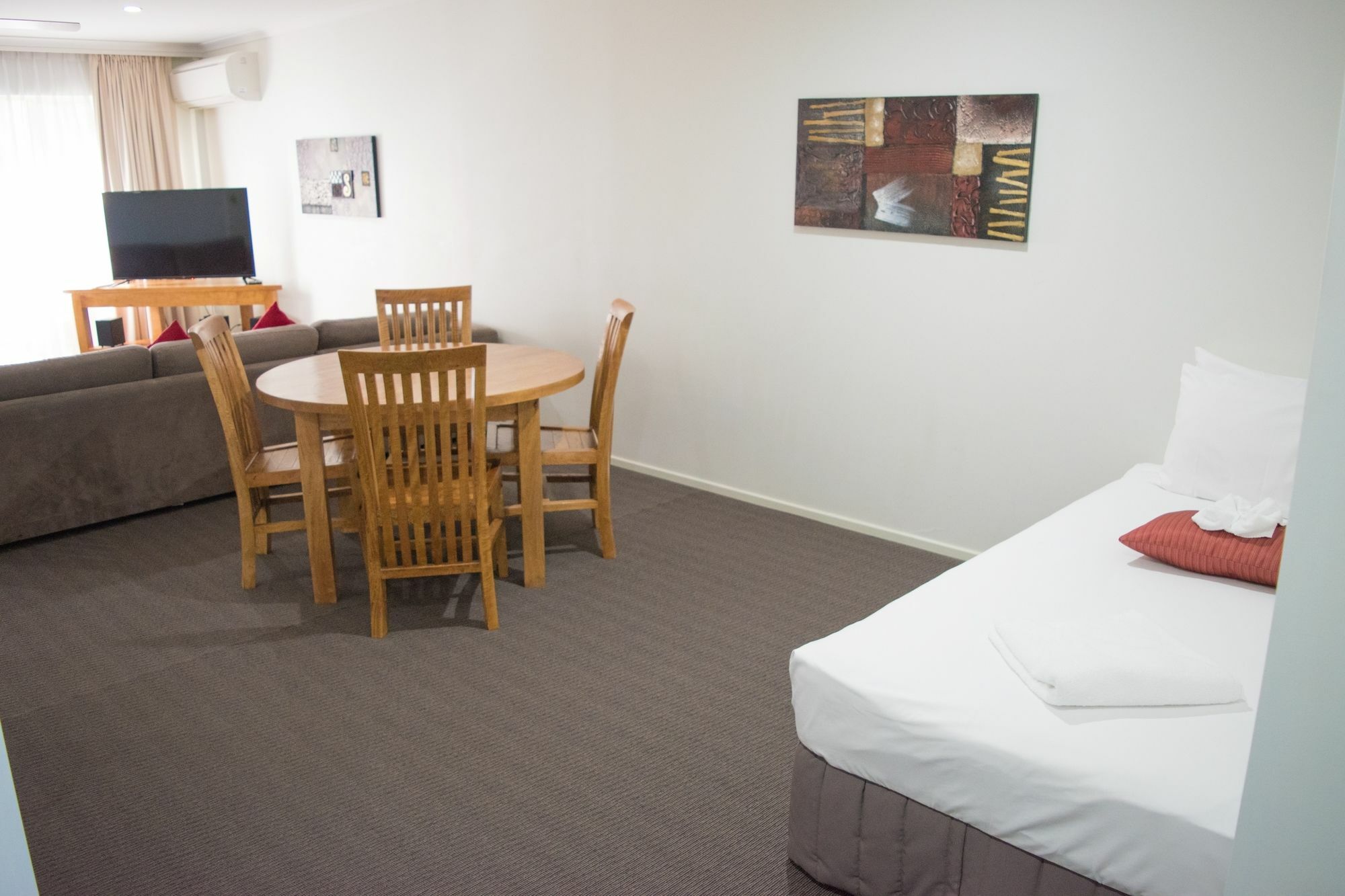 บีชไซด์ ฮอลิเดย์ อพาร์ตเมนต์ Aparthotel พอร์ตแมคควอรี ภายนอก รูปภาพ